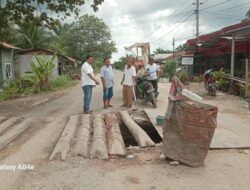 Waspada bagi Pengguna Jalan Provinsi Lintas Negeri Lama Labuhanbatu, Ada Lubang Besar di Tengah Jalan itu