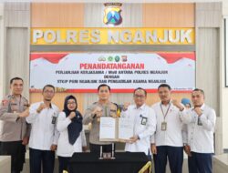 Tingkatkan Sinergitas, Kapolres Nganjuk Tandatangani MoU dengan STKIP PGRI dan Pengadilan Agama