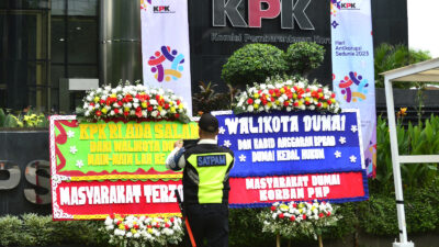 KPK RI Dikirimi Papan Bunga, Minta KPK Kroscek Pemko Dumai