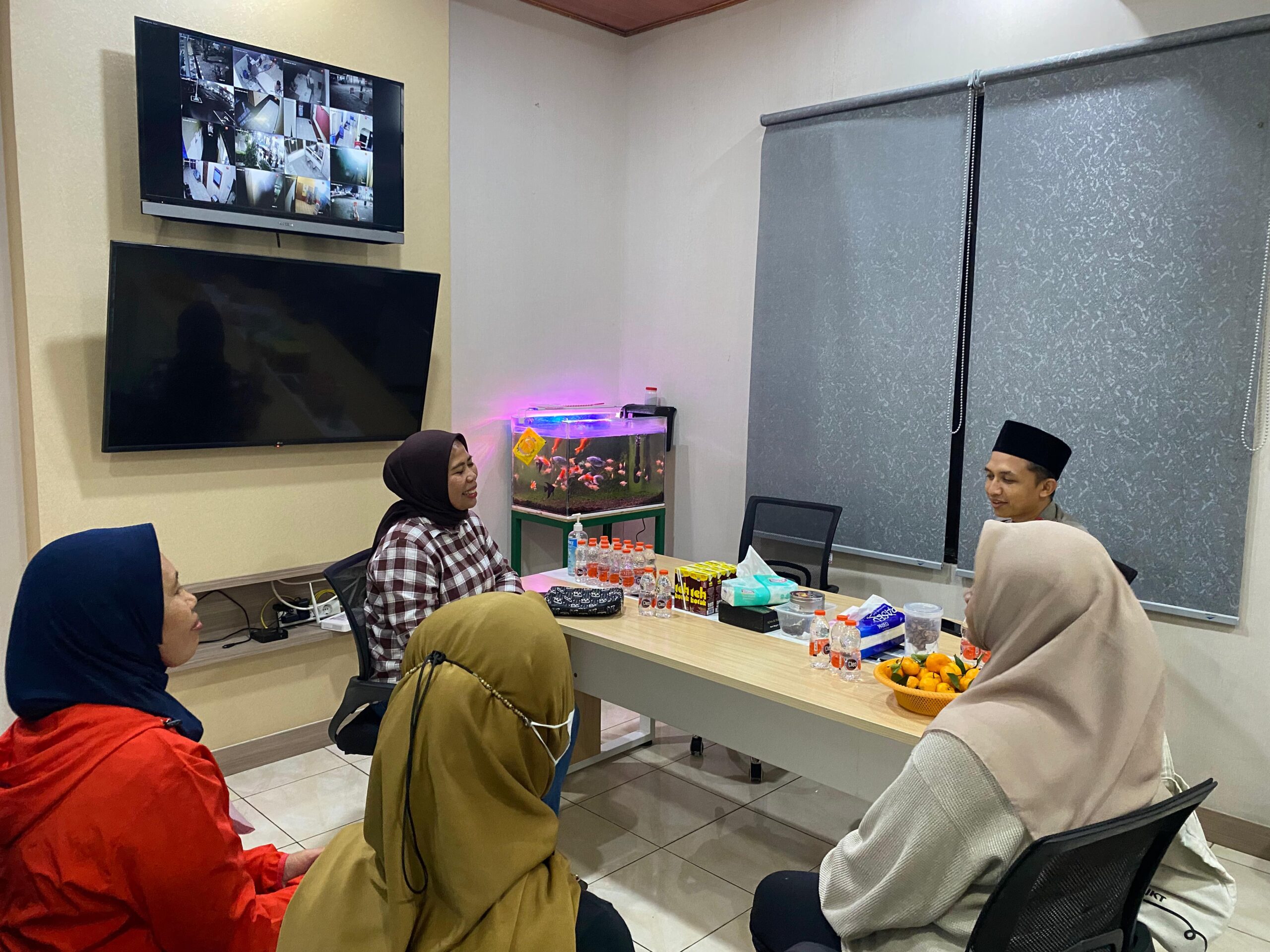 Petugas dari Tim Gabungan saat melakukan Koordinasi