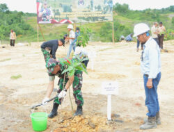 Kodim 0906/Kutai Kartanegara Tanam Ratusan Pohon