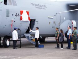 Perkuat TNI Matra Udara, Presiden Jokowi Serahkan Pesawat Super Hercules C-130 J ke Kasau