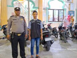 Personel Polsek Kotapinang Amankan Ibadah Taraweh di Masjid Baiturrahman