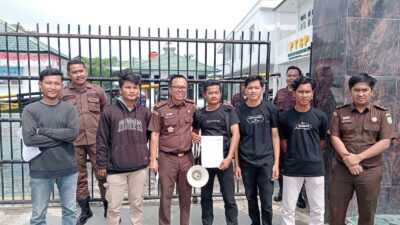 Demo di Kejari, Geram Minta Periksa Kadis Pendidikan Labusel