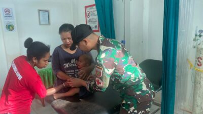 Merasa Empati, Pasukan Lipan di Perbatasan, Bantu Evakuasi Balita Yang Terkena Gear Motor