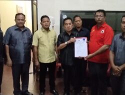 Bacalon Bupati Labusel, Syahdian Dan Sabit Kembalikan Formulir Pendaftaran Ke Partai Politik