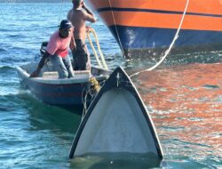 Bakamla RI Evakuasi 3 Nelayan Tenggelam di Perairan Batam