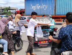 Relawan Paslon Bupati Labusel Norut 1, Bagikan 500 Nasi Kotak ke Masyarakat