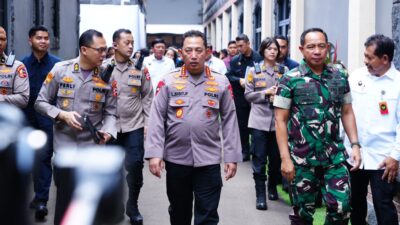 Panglima TNI Dampingi Menkopolkam Monitoring Pilkada Serentak