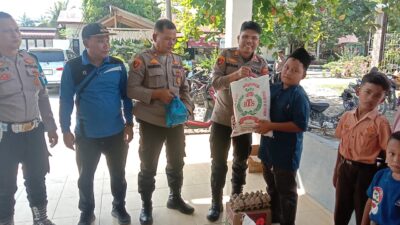 Jumat Berkah, Polsek Kualuh Hulu Bagikan Paket Sembako untuk Anak Yatim Piatu