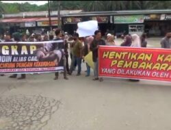 Krisis Kepercayaan, Puluhan Masyarakat Desa Sabungan Demo Polres Labusel