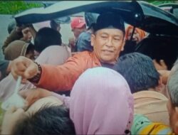 Wartawan Warta Poldasu Labuhanbatu Berbagi Ratusan Takzil