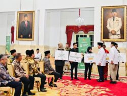 Presiden RI Serahkan Zakat untuk Kesejahteraan Umat