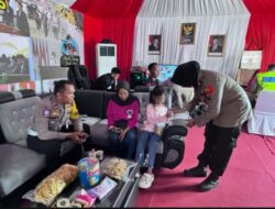 Pemudik Terpisah dari Keluarga, Petugas Pos Pam Rest Area 338A Pekalongan Berhasil Mempertemukan