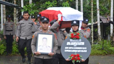 Kapolres Labusel Pimpin Upacara Pemakaman Dinas Aipda Amansyah Nasution