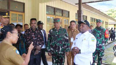 Danrem 173/ PVB Bersama Kapolda Papua Tengah Pantau UN SMA/ SMK Puncak Jaya