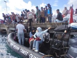 Bakamla RI Bantu Angkut Ratusan Warga dan Logistik Pulau Enggano ke Bengkulu