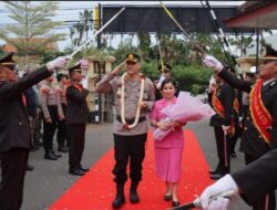 Pedang Pora Sambut Kapolres Pekalongan Kota yang Baru