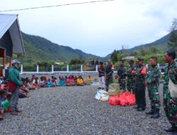 Kodim 1714/Puncak Jaya Berikan Bingkisan Paskah