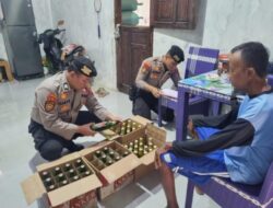 Puluhan Botol Miras Diamankan Polisi dari Warung di Sragi, Pekalongan