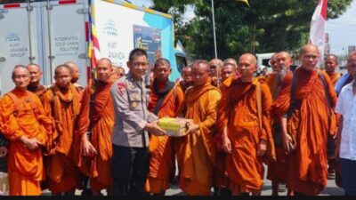 Lakukan Ritual ke Candi Borobudur, 34 Biksu Dikawal TNI POLRI