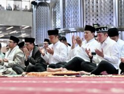 Bersama Presiden, Panglima TNI Jalankan Salat Idul Adha di Masjid Istiqlal