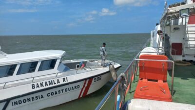 Bakamla RI Cari Dua Korban Kapal Terbalik di Perairan Batam