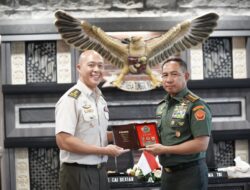 Panglima TNI Terima Kunjungan Kasad Singapura