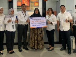 BRI Kotapinang Labusel Serahkan Rp 300 JT, Klaim Asuransi Nasabah Meninggal Dunia