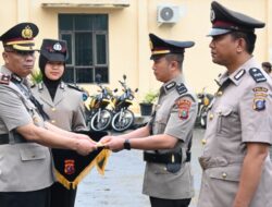 Hari Juang Polri 2025, Polres Labusel Beri Reward Personel Berprestasi