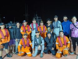 Bakamla RI Selamatkan 8 Nelayan di Perairan Makassar