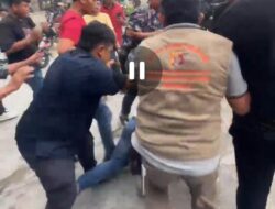 Puluhan Debt Collector ACC Finance Rantauprapat Aniaya Wartawan Saat Cegah Penarikan Mobil