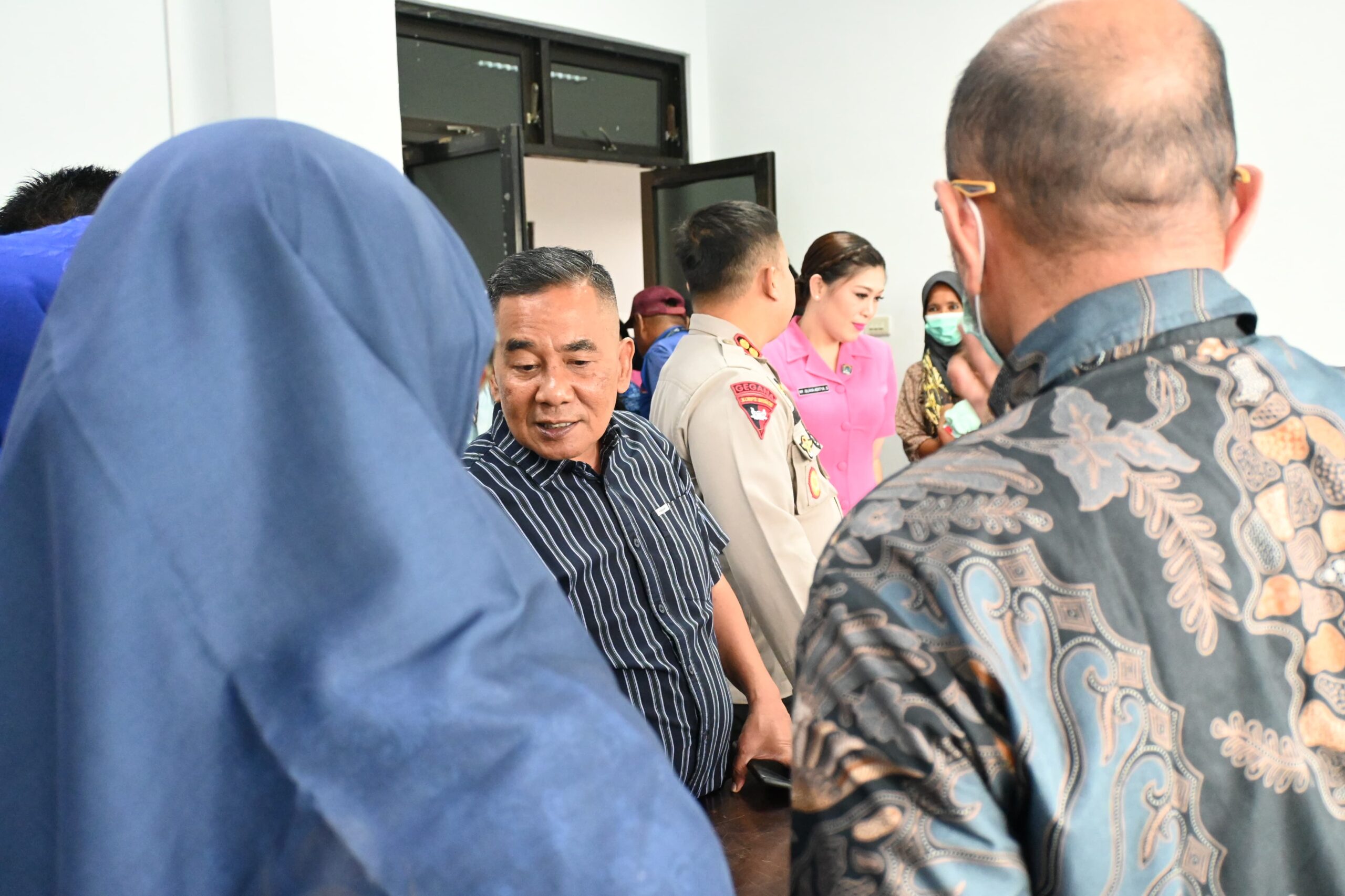 Sentuhan Kemanusiaan Kapolres Dan Wakil Bupati Labusel Untuk Anak Anak Penderita Gizi Buruk