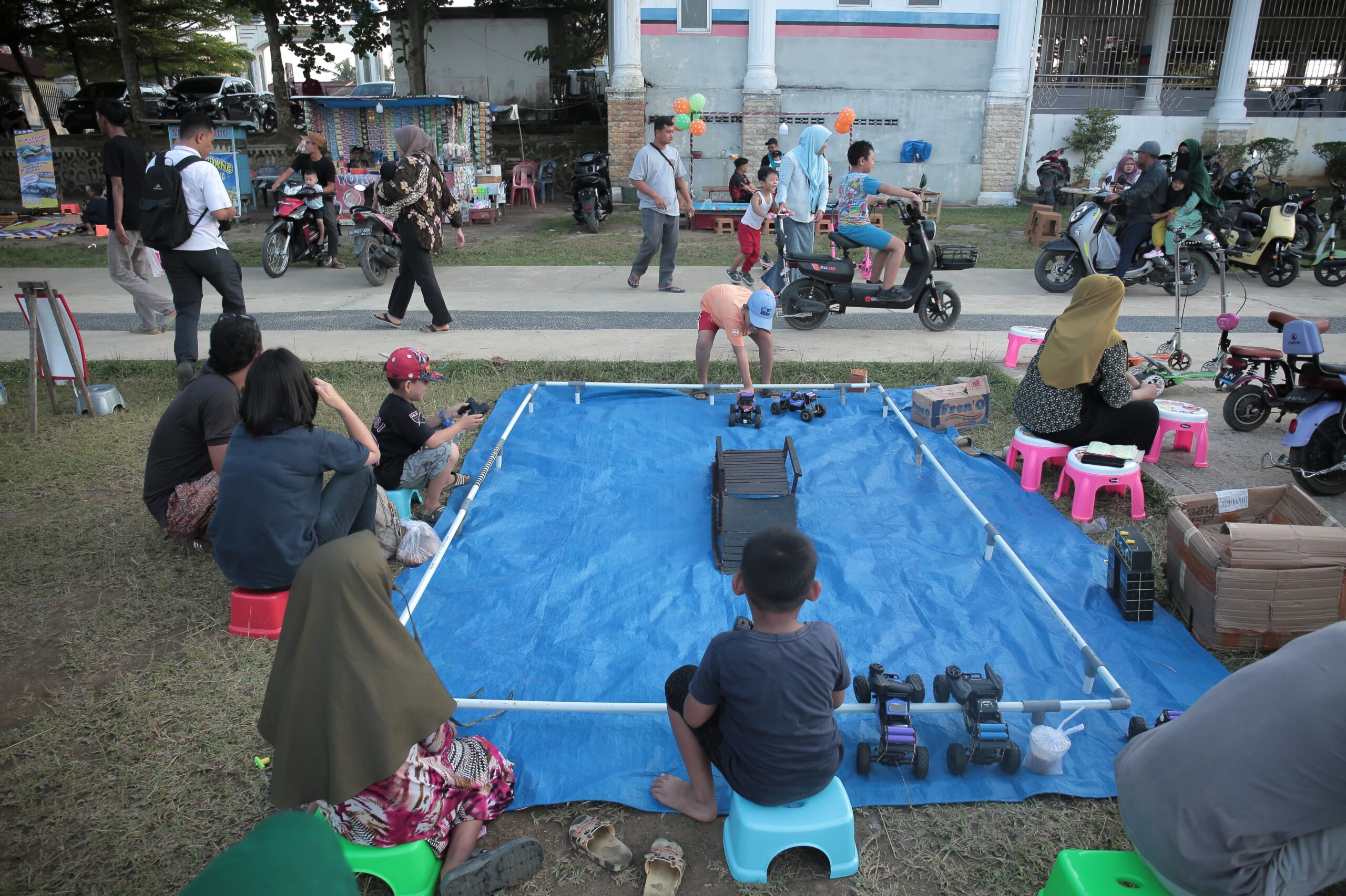 Bupati Labuhanbatu Selatan Tinjau Aktivitas Masyarakat di Lapangan SBBK