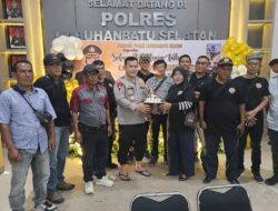Hangat dan Penuh Kekeluargaan,Media Center Polres Labusel Ucapkan Selamat Ulang Tahun kepada Kapolres AKBP Aditya S.P. Sembiring, S.I.K.”