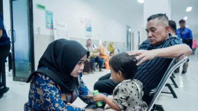 Pemerintah Hadir untuk Anak, Wabup Labusel Dampingi Empat Anak Jalani Perawatan Khusus di Medan