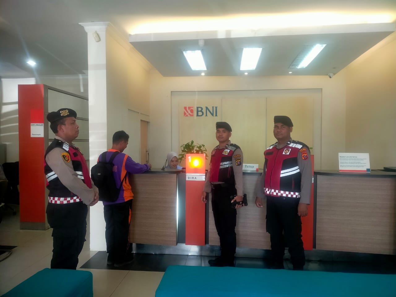 Di Jalan Sunyi Kota Pinang,Sat Samapta Labusel Hadir Membawa Rasa Aman dan Kepedulian untuk Warga.