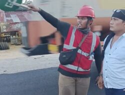 Petugas Traffic Light Proyek PUPR Bersitegang dengan Awak Media di Jalinsum Teluk Berembun